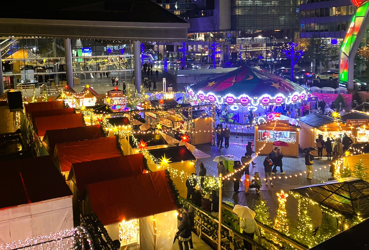 Gayvan.com tweet media