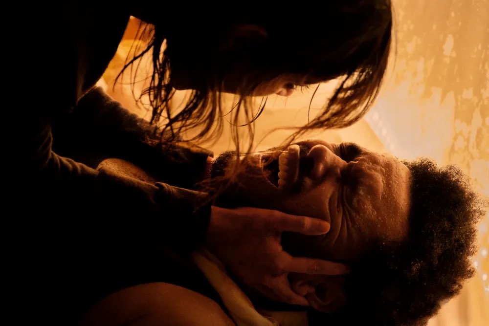 DiscussingFilm's tweet image. Top 15 worst movies of 2025, according to Metacritic scores

1 - War of the Worlds
2 - Playdate
3 - Gunslingers
4 - Alarum
5 - Bride Hard
6 - Five Nights at Freddy's 2
7 - Shadow Force
8 - The Strangers: Chapter 2
9 - Hurry Up Tomorrow
10 - The Electric State
11 - Juliet &amp;amp; Romeo…