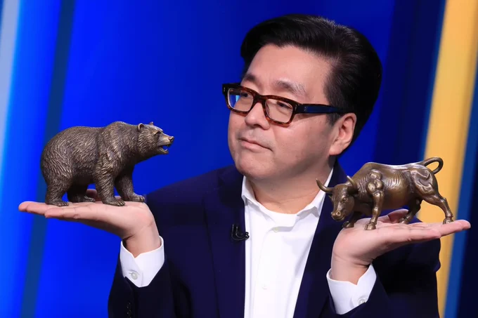 🔴COINTELGRAPH: ⚡ ALLERTA: Una previsione trapelata di Fundstrat preannuncia un forte ritracciamento delle criptovalute all'inizio del 2026, in contrasto con le previsioni ottimistiche di Tom Lee.