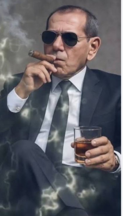 ParatorT's tweet image. Dursun Özbek çok büyük başkan, baktı puan farkı kapanıyor,önce Hacıosmanoğlu nu yalıya çağırdı kullağını çekti, Samsunspor maçında 2 puanı cebe attı, yetmedi Mert Hakan Yandaşı iceri attırdı, yetmedi, FB başkanı Saadettin Saran ı gözaltına aldırdı,iceri atıp attırmamayı düşünüyor