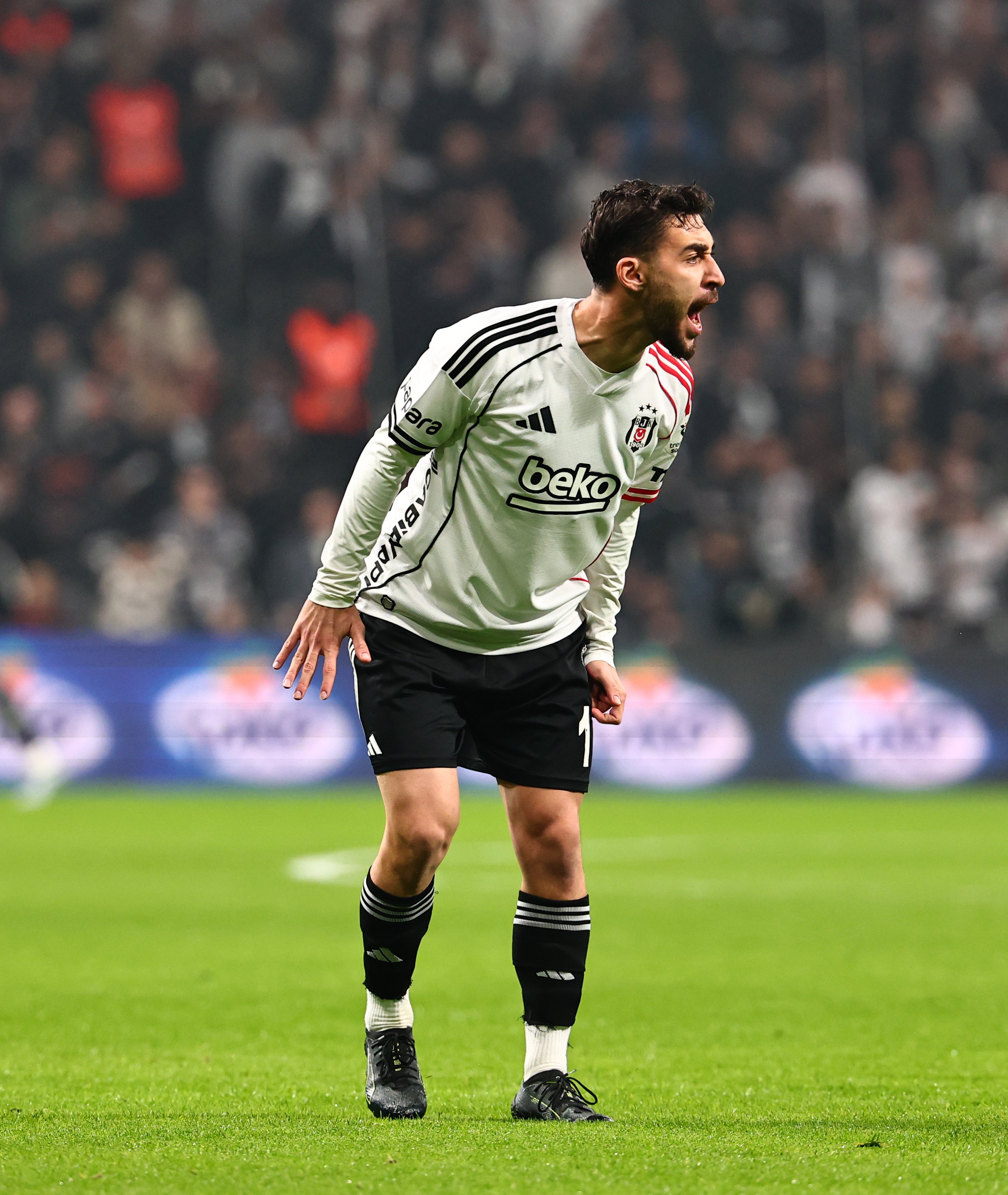 Beşiktaş'ta Çaykur Rizespor galibiyeti sonrasında Fenerbahçe kritiği!