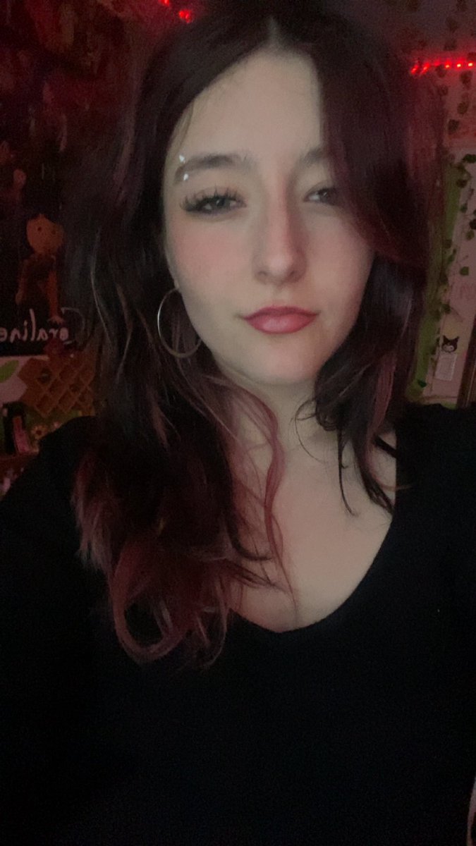 strwlemluver's tweet photo. face reveal??? 
#moots #teengirl #MusicLover https://t.co/5nmupQmJvl