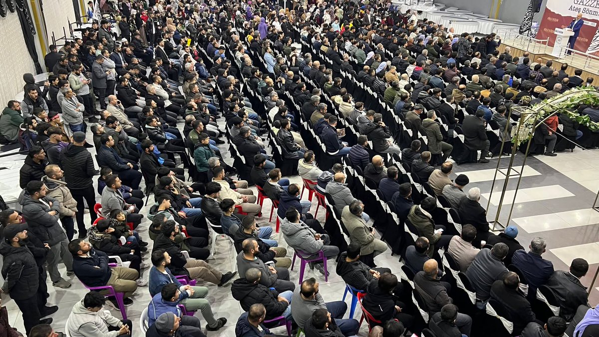 Bu akşam Diyarbakır Ergani ve Konya Ilgın'da iki konferans düzenledik. 

Anadolu'nun bağrından bir kez daha "Gazze'de Ateş Sönmüyor* diye haykırdık.

Ergani için değerli hatipler Burhan Ercan, Abdürrahim Şen, Mehmet Emin Kutluay'dan, Ilgın için ise Oğuz Copel ve Abdullah