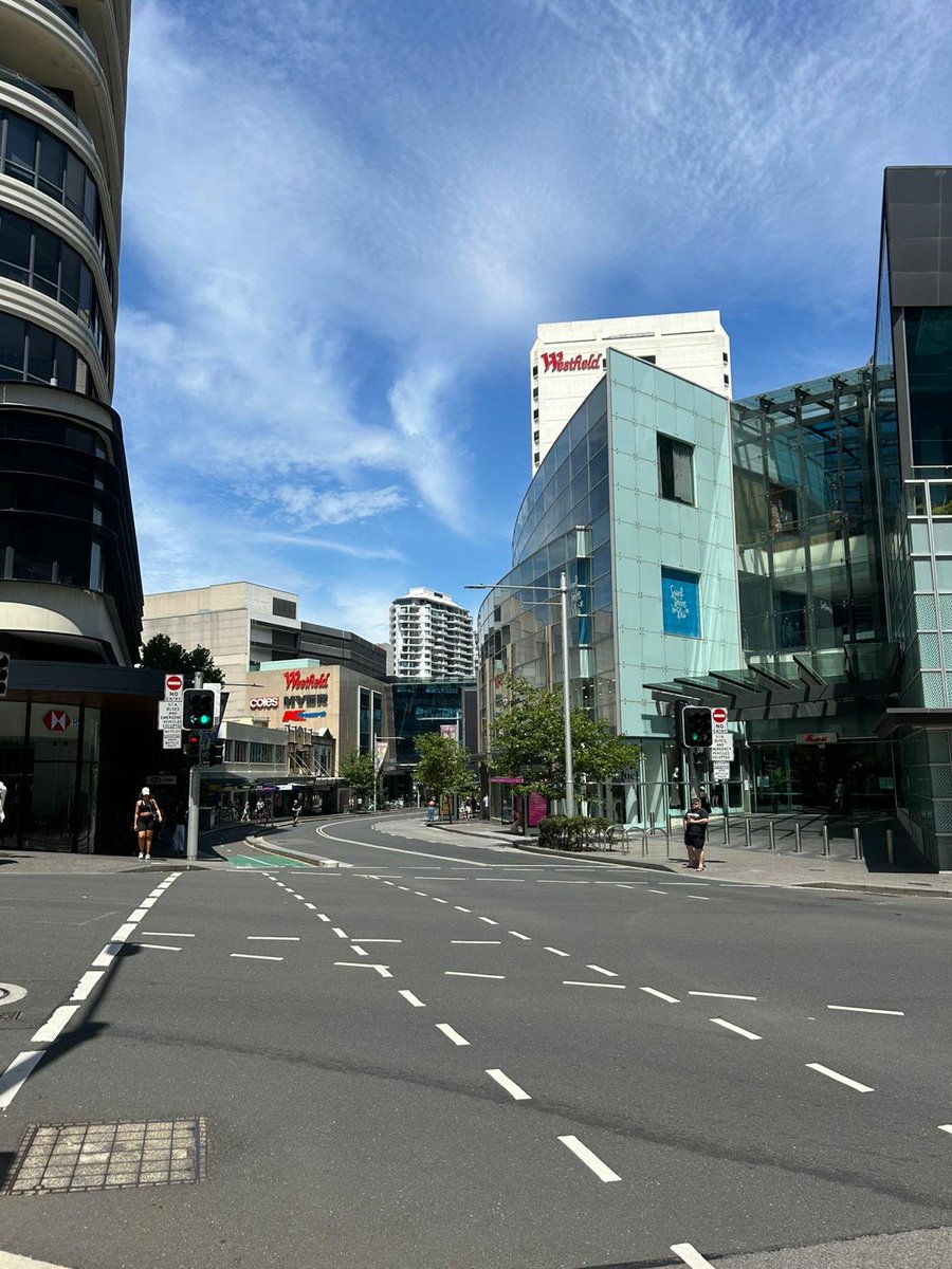 VoteLewko's tweet image. I have never seen Westfield Bondi Junction this empty just a few days before Christmas. People are scared and broke. This is Australia right now.
