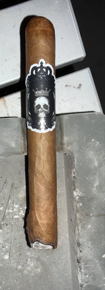 101HexborneDiv's tweet photo. #CIGARS https://t.co/Efqy2PeHK7
