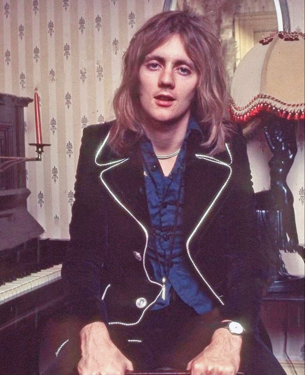 随分前に買ったこのキルトジャケット

ザ・スモックショップというブランドのもので日本撤退してから久しいらしい。

詳しくは知らなかったので何気に調べてみたら…

ロジャーの故郷、コーンウォールのブランドですって！

大事にしよう
でも肩周りがキツくなった😂