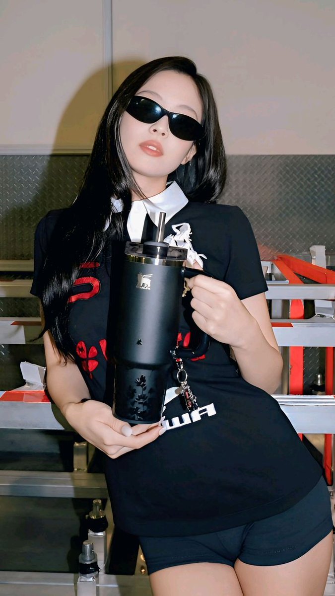 rubywhatj's tweet image. Stay hydrated, morning btw