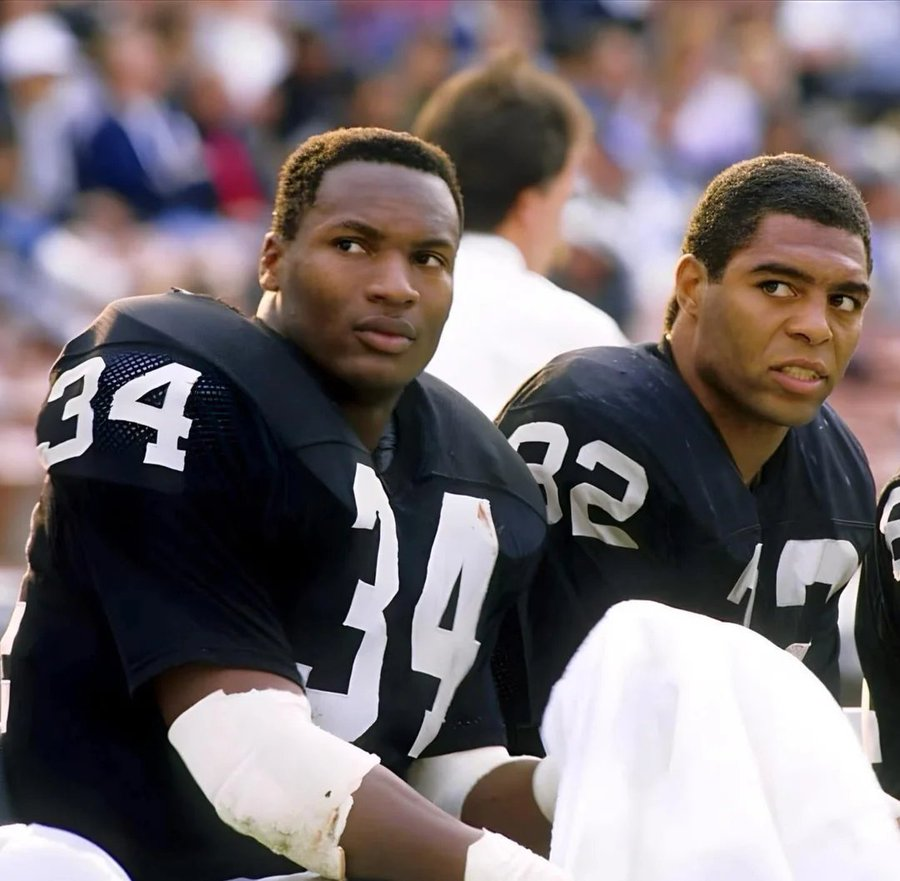 KalshiFB's tweet photo. Bo Jackson and Marcus Allen. https://t.co/X2bzMuzxNx