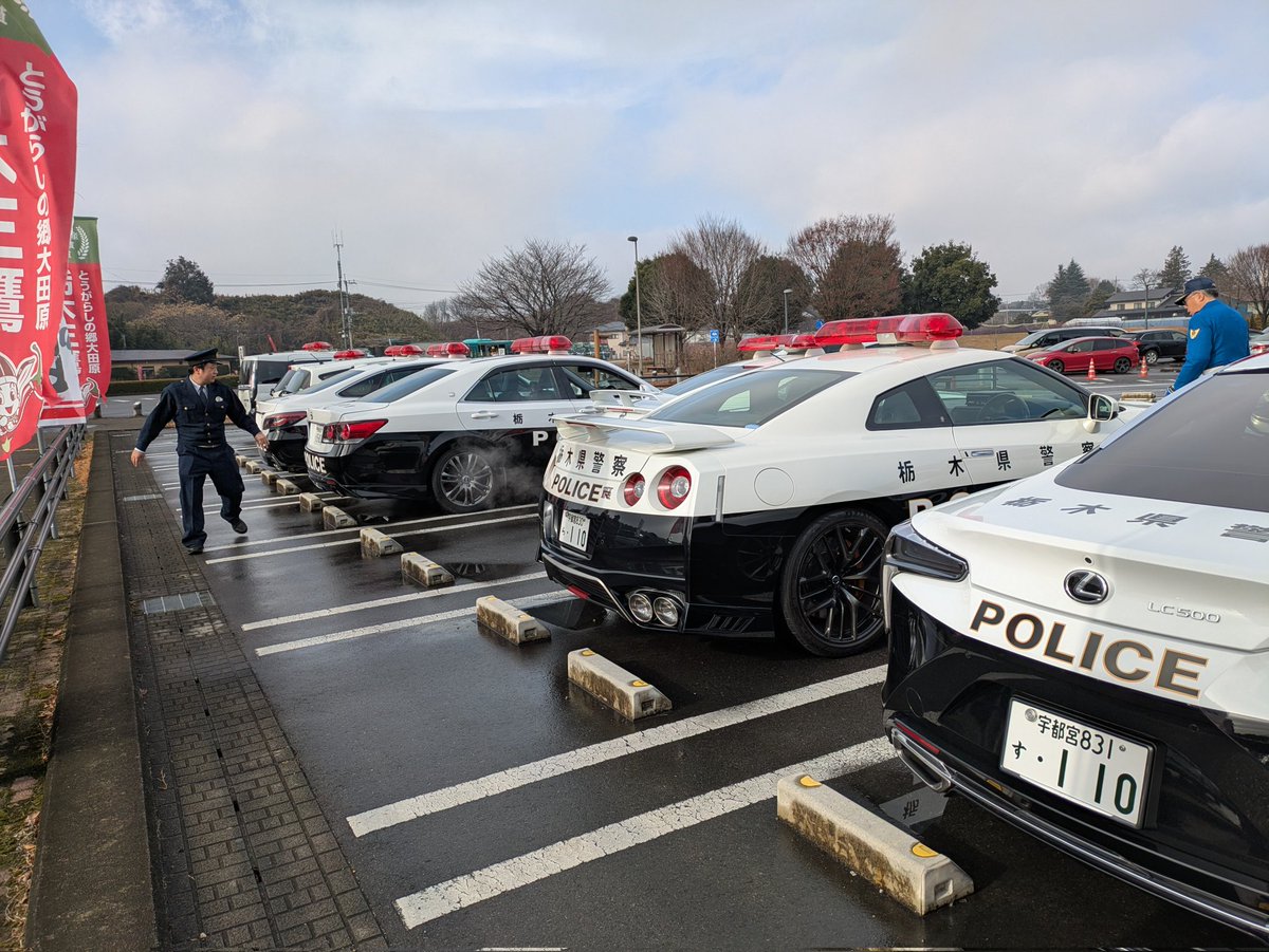 atomu_reo's tweet image. 道の駅与一の郷、ポリススーパーカー揃い踏み
