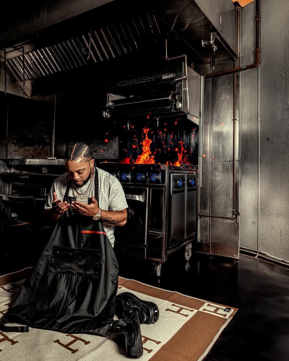 gothamhiphop's tweet image. Who had the best feature of 2025?