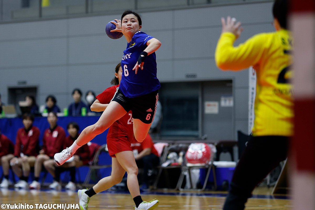 接戦を勝ち抜いてきた両者。 王座奪還を果たすのはどちらのチームか