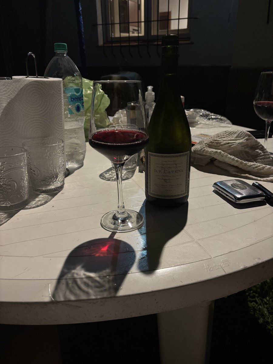 mazzu__'s tweet photo. Compramos 4 kilos de vacío para 4.

Día 20/31 #DailyDrinkingDecember. https://t.co/8ioqd9Uvhy