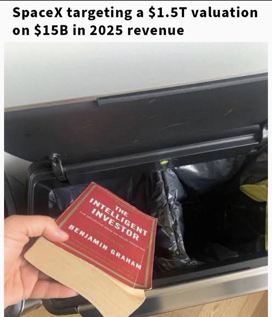 _TallGuyTycoon's tweet photo. Understand one concept and you’ll understand wealth: scale.

Traditional companies grow linearly: more factories + labor = more cost.

New tech scales by design with near-zero marginal cost.

That’s why old valuation models fail for emerging technologies reshaping society itself. https://t.co/NlU6kauRxm