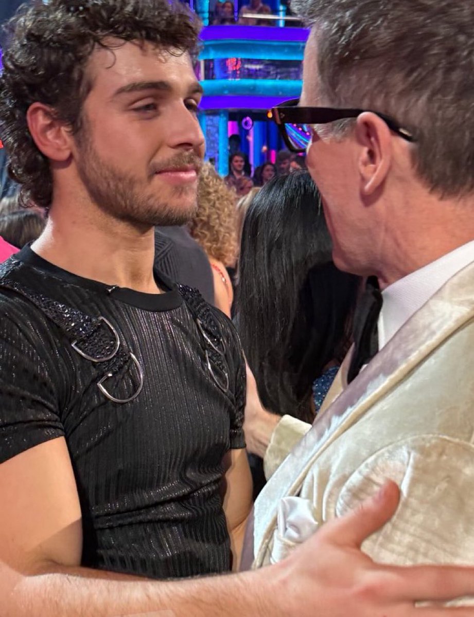 HILLONOVS's tweet image. “i have a george at home, and if he turns out to be as lovely a boy as you are i will be very proud” 🥲 #Strictly