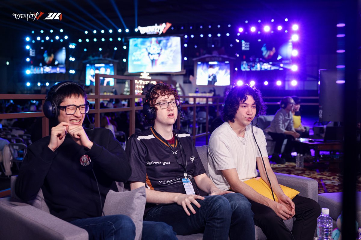 GameIdentityV's tweet image. Dear Visitors,
We are glad to welcome players from the NA-EU Division to our offline event! 
Nothing compares to the energy you bring to the offline stage.
See you in-game and beyond.
#IdentityV