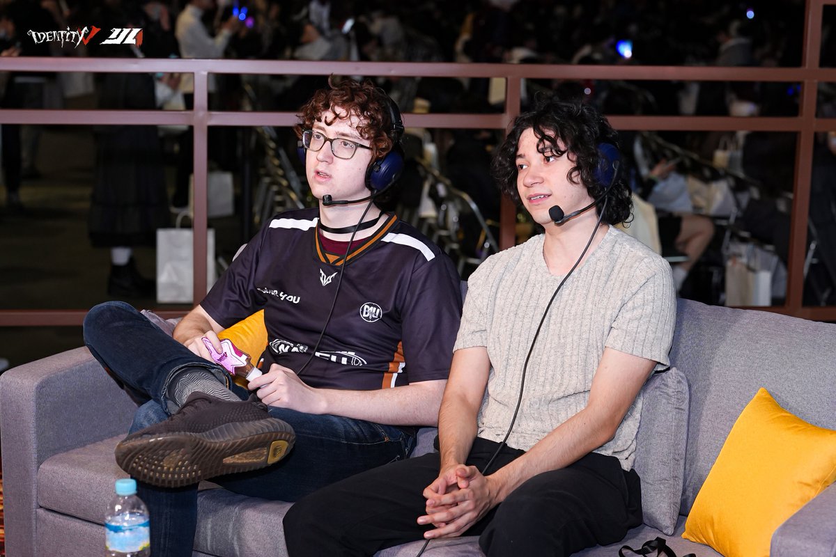 GameIdentityV's tweet image. Dear Visitors,
We are glad to welcome players from the NA-EU Division to our offline event! 
Nothing compares to the energy you bring to the offline stage.
See you in-game and beyond.
#IdentityV