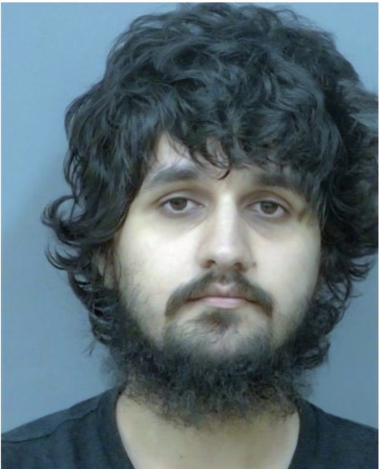 401_da_sarpanch's tweet image. #NationalSecurity: Canadians Are In Outrage After No Major Media Outlets Disclosed — ‘Waleed Khan’ Who Now Faces Alleged ISIS Linked Terrorism Charges — Was Released On Bail In August Following Armed Kidnapping Attempts Targeting Teenage Jewish Girls — While He Was Already On…