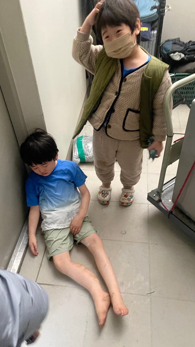 ladywxtch's tweet photo. that dummy looks so realistic wth how did they make that? 🤯 https://t.co/HKisqRQLqV