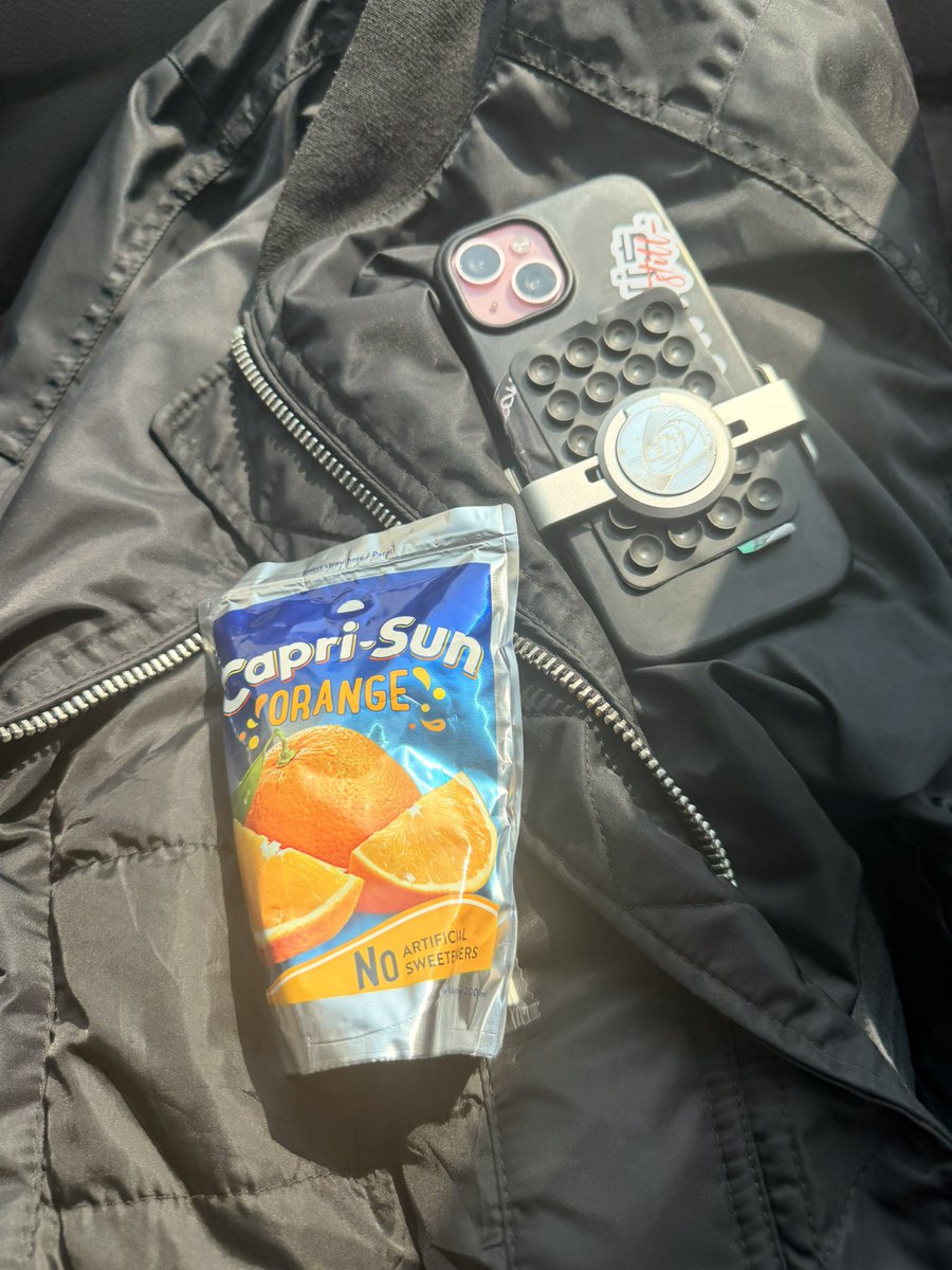 mae_vrse_'s tweet image. I js wan collect work🧘