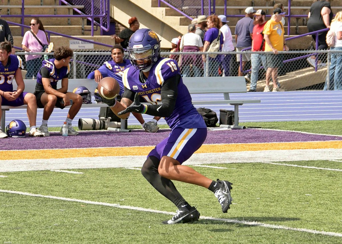 AanjayFeliciano's tweet image. Aanjay Feliciano 
Former D1 FCS transfer 
Wide Receiver 
6'2 
200lbs
54 rec 
665 yds
14.6 ypc
7tds

youtu.be/9aK7eyeQ2Yw?si…

Film^^^