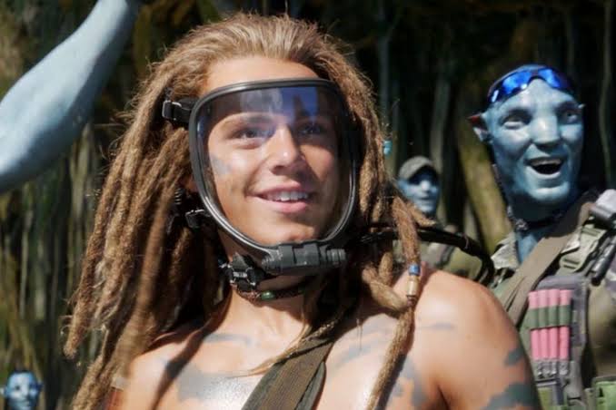 _helllboy_'s tweet image. Literalmente estos 3 vivieron la fantasía de estar con una alienígena azul de 3 metros #AvatarFireAndAsh