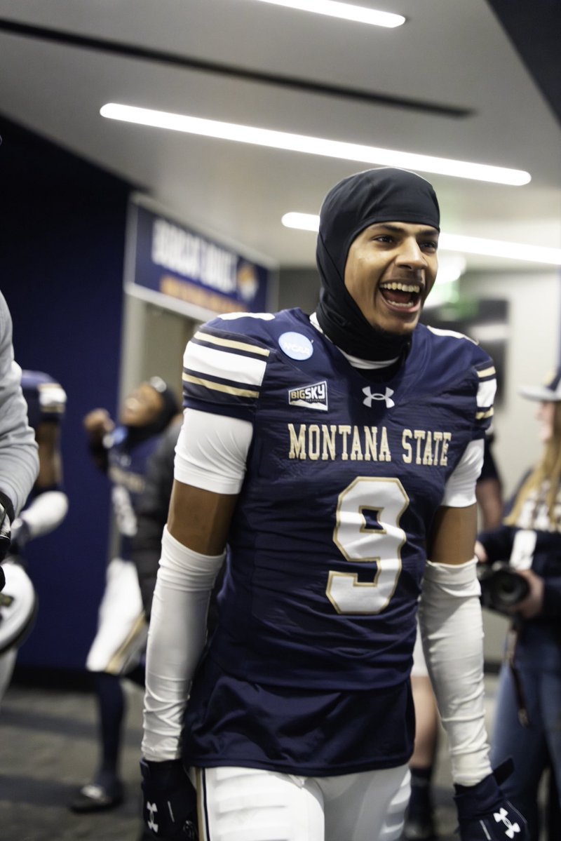 Locker room scenes 🥹

#BobcatBuilt