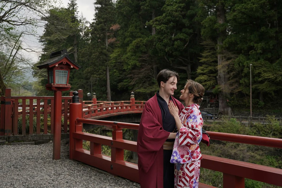 こんにちは！
もうすぐクリスマス🎅
今年は24・25日と平日ですが皆様ご予定はいかがでしょうか。
聖なる夜大切な方と是非素敵なクリスマスを過ごせますように❤
kimono-cocon.com/20251215-3/

#coconnikko ＃着物レンタル ＃kimonorental #Nikko