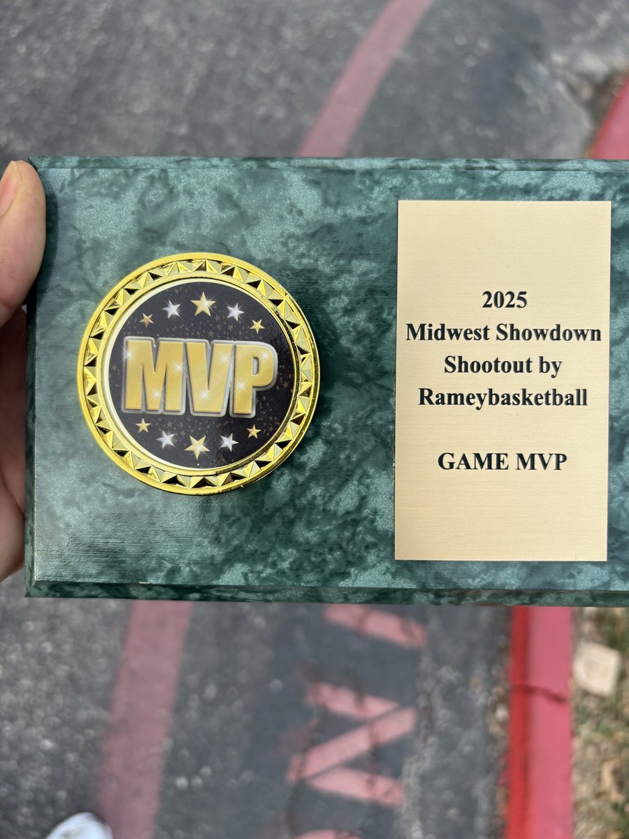 🏀 X2,11Next1up STL tweet media