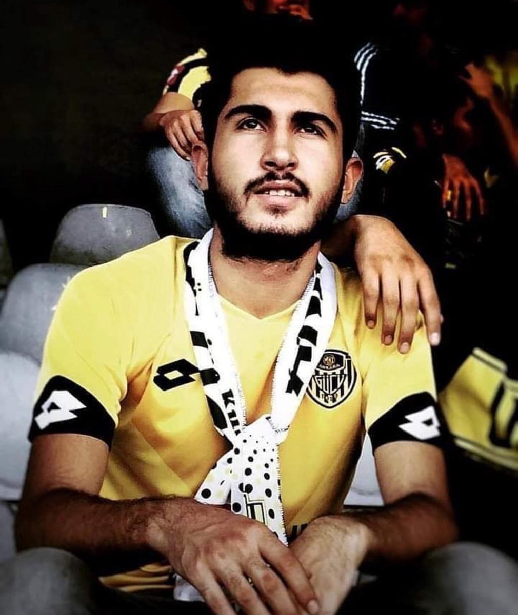 “Özlemin üzerimize ağır, yokluğun cehennem..”

Canımız, kardeşimiz Tuna Karaçar’ı  vefatının yıl dönümünde özlem ve rahmetle anıyoruz. 

ADIN KALPLERDE YAŞAR, TUNA KARAÇAR!