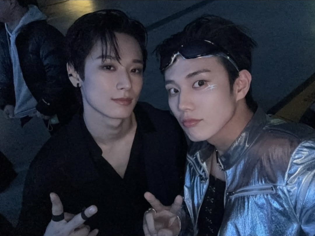 PopCrave's tweet image. Juyeon of #TheBoyz and Intak of #P1Harmony stun in new selfie together backstage at the 2025 KBS Song Festival.