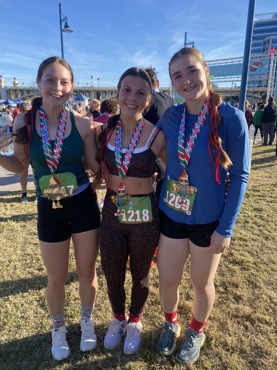 Makenzie Leathers tweet media