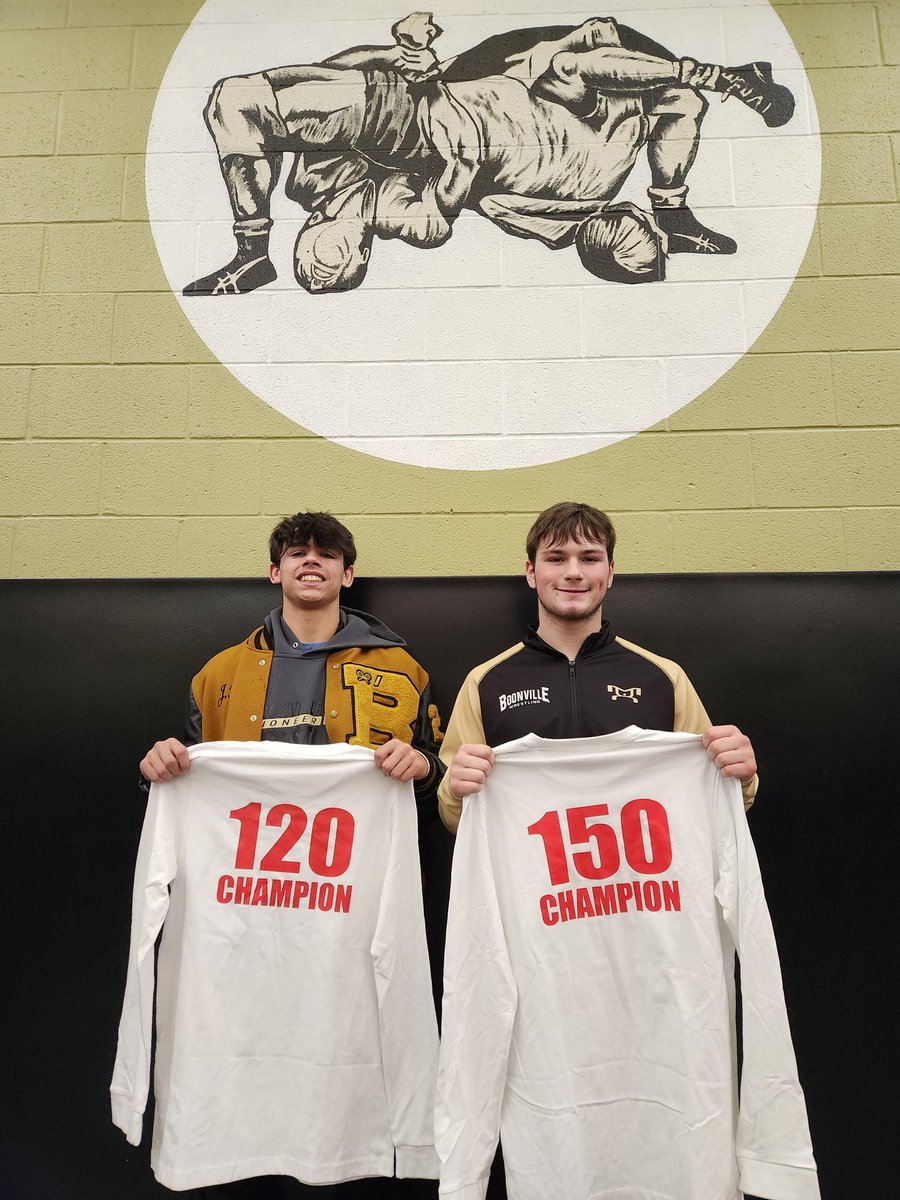 Jace Forgy and Spencer Howard both win their weight class, 9-0 for the weekend.