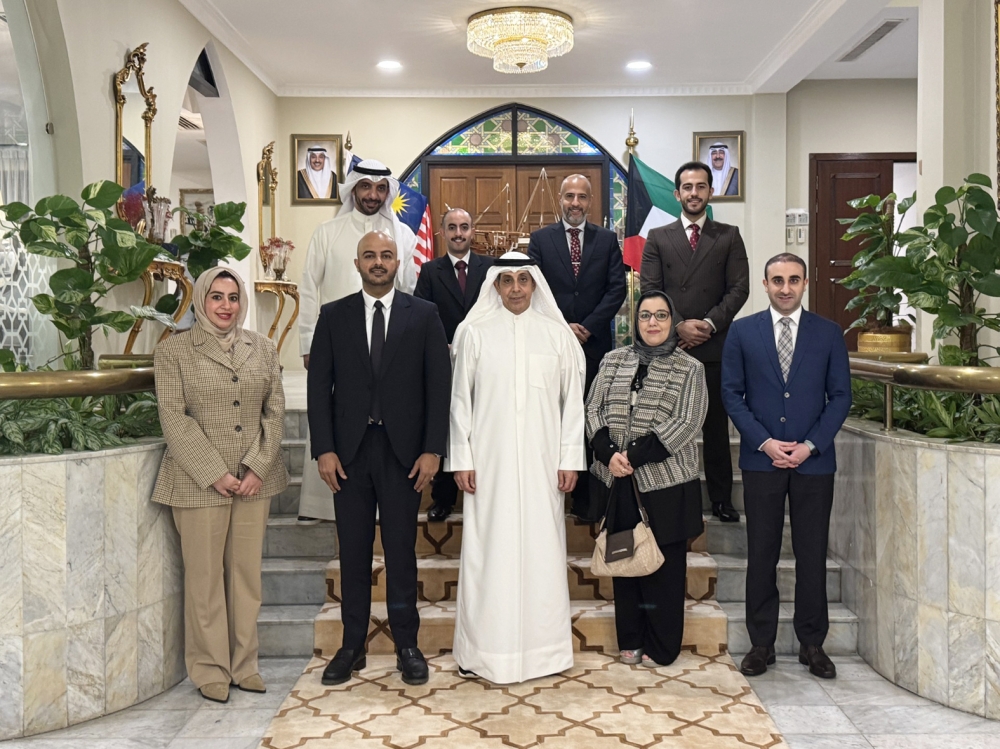 سفيرنا لدى ماليزيا: بناء كوادر وطنية قادرة على تمثيل الكويت بكفاءة واقتدار في المحافل الإقليمية والدولية - بمناسبة اختتام مشاركة 7 متدربين ديبلوماسيين بدورة تدريبية حول إدارة النزاعات وبناء ثقة التفاوض في كوالالمبور 