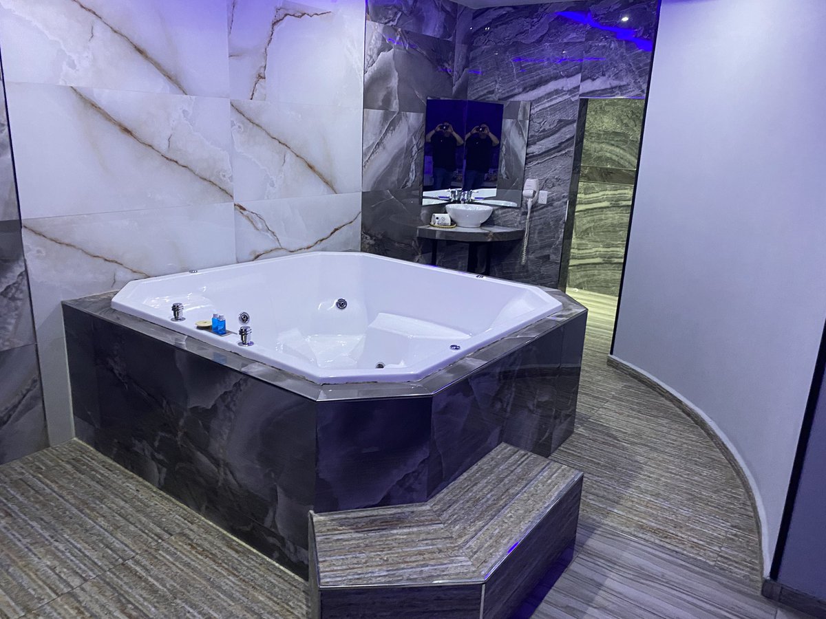 Pareja Swinger tweet media