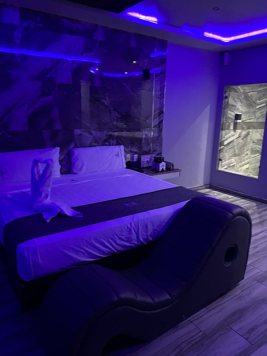 Pareja Swinger tweet media