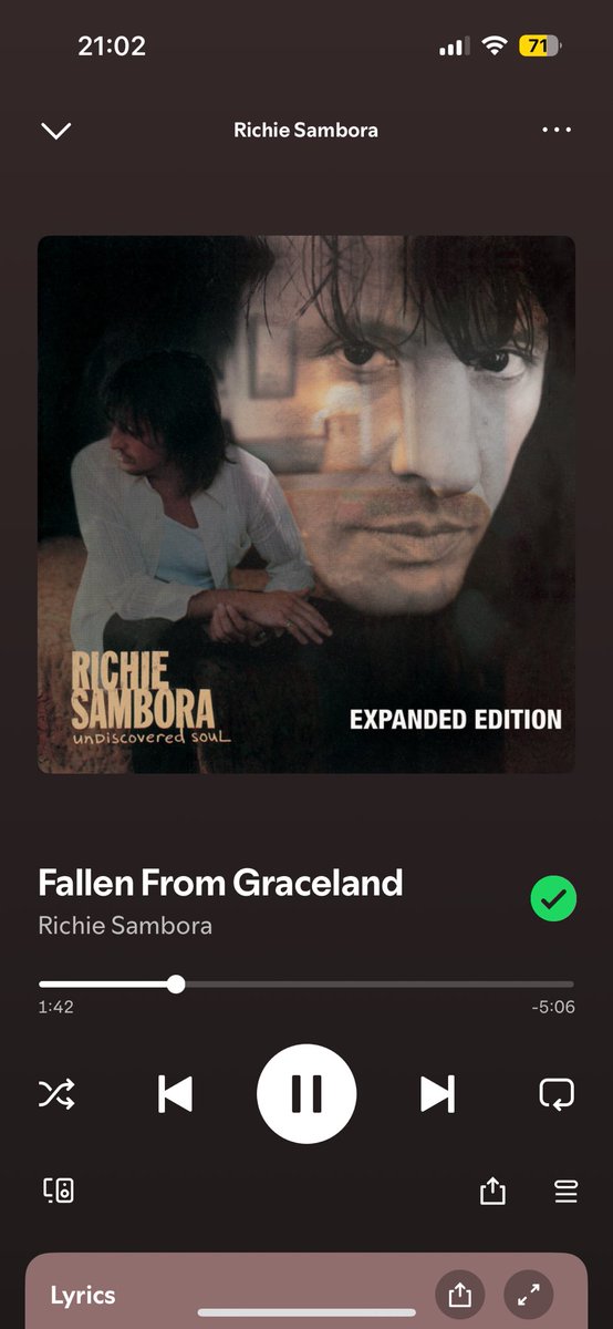 SwarbsNicola's tweet photo. When youβre not feeling great, listening to this manβs beautiful voice definitely helpsβ¦ β€οΈ @TheRealSambora #FallenFromGraceland #ThatVoice #Chills #Calm https://t.co/Ed3q3BKFMx
