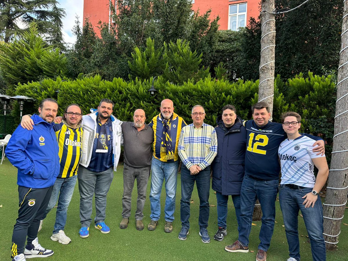 melihbozkir's tweet image. Bugün maç öncesi 82-83 sezonunun unutulmazlarından eski futbolcumuz Mustafa Arabacıbaşı ve çok sevdiğimiz Orhan Zeki Ak abimiz ile birlikteydik. 💛💙 @alpkaancetin @falpyuce @OrhanZekiAK @ByBurakyeni @SansalCaglar @FatihBas1982