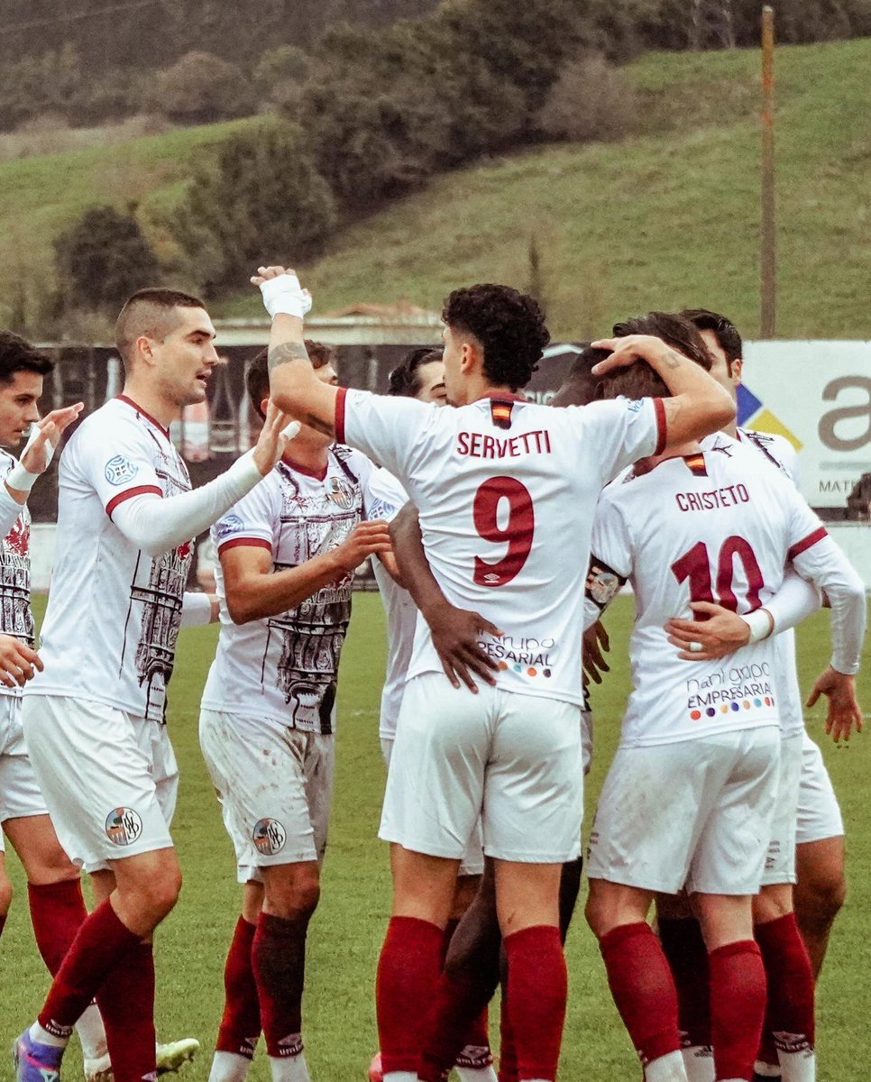 ▪️ Sin perder desde el 16 de noviembre.
▪️ Sumando 11 de los últimos 15 puntos.
▪️ Durmiendo en la 4ª plaza del G1 de 2RFEF.

El <a href="/SalamancaCFUDS/">Salamanca UDS</a> cierra 2025 con la flecha para arriba.