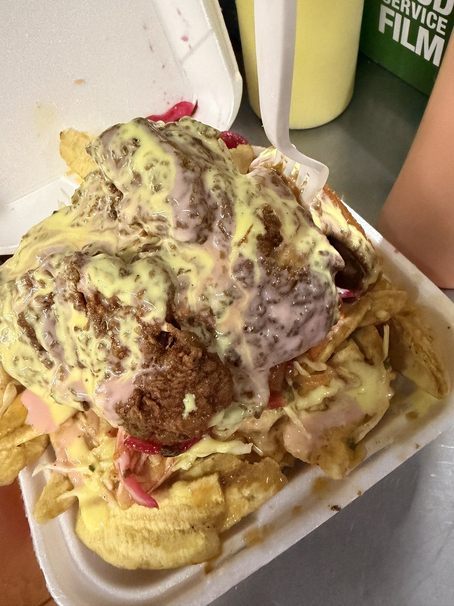 POLLOS LOS HERMANOS tweet media
