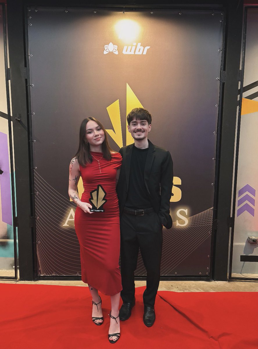 Mais um 🏆 dela, parabens meu amor, que venham muitos outros, te amo ♥️💛