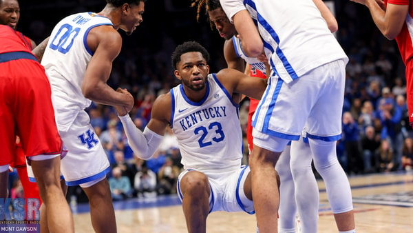 Kentucky's 78-66 win over St. John's was decided after halftime when the Wildcats went on a 14-0 run. A tale of two halves, they say. https://t.co/oFwX4VQ318