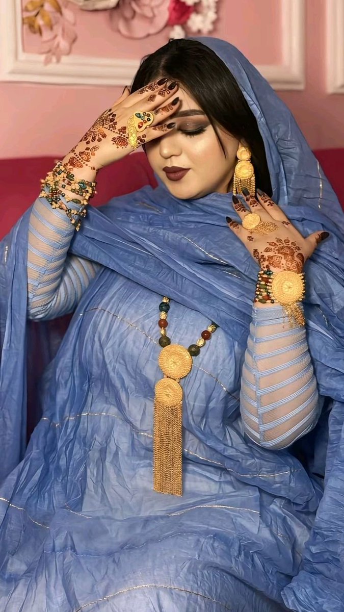 الملحفة ليست مجرد لباس، بل رمز للهوية والكرامة… والبنت الموريتانية ترتديها بفخر وأناقة💜