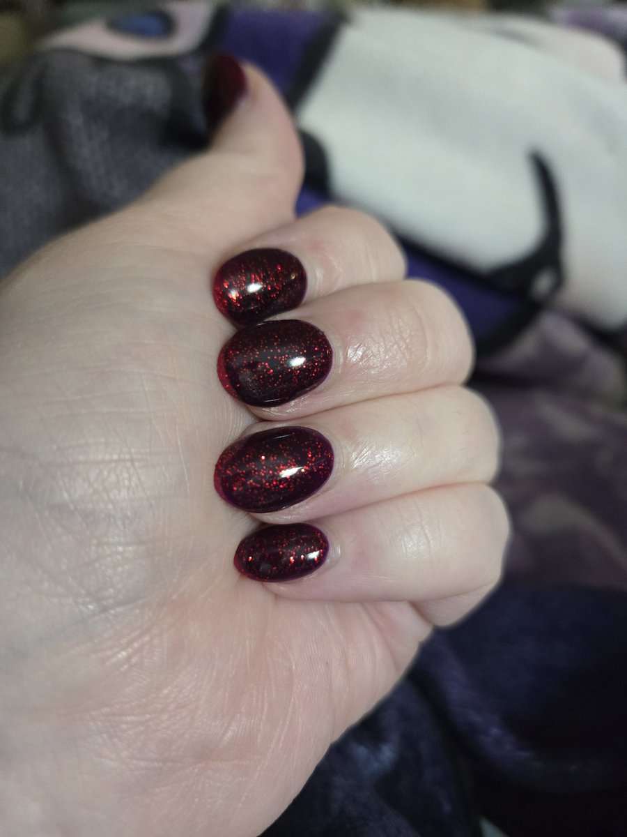 sujukiss23's tweet photo. Got color changing  nails done for volume 2 of stranger things. The color reminded me of the show so why not? 🤷🏻‍♀️ https://t.co/N4GtAOomom