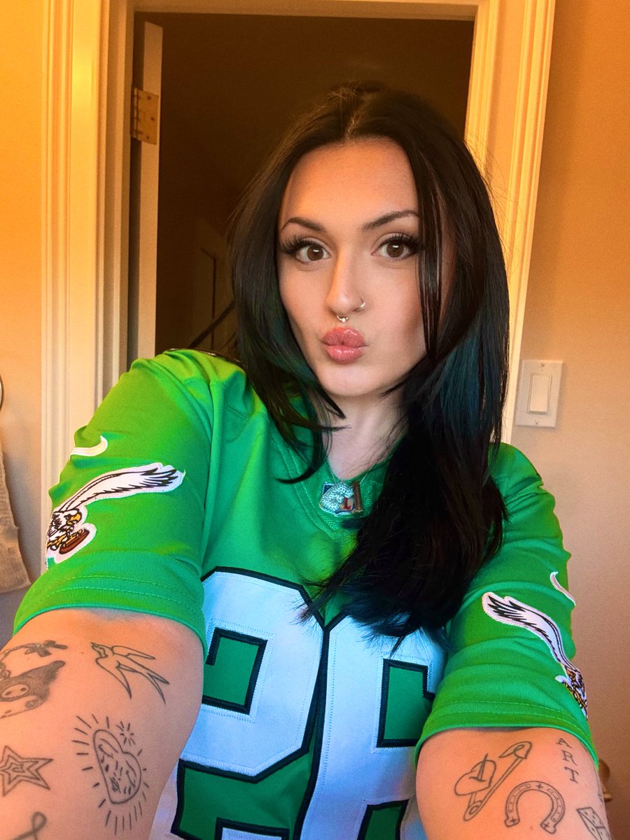 JESS_kiidding's tweet image. GAMEDAY. WHO’S READY???? #GOBIRDS #FLYEAGLESFLY