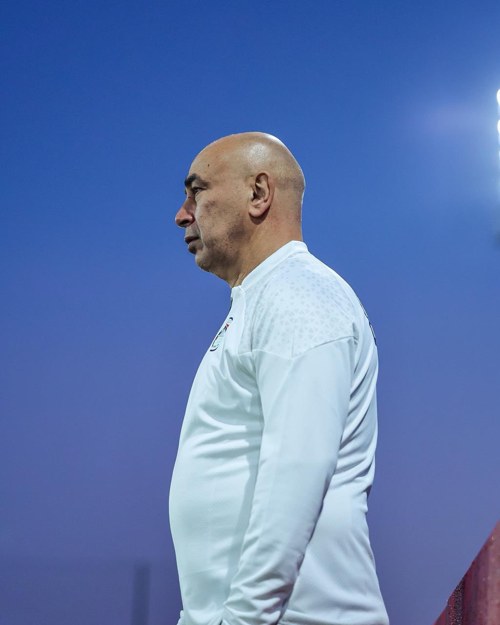 الثامنة يا عميد 