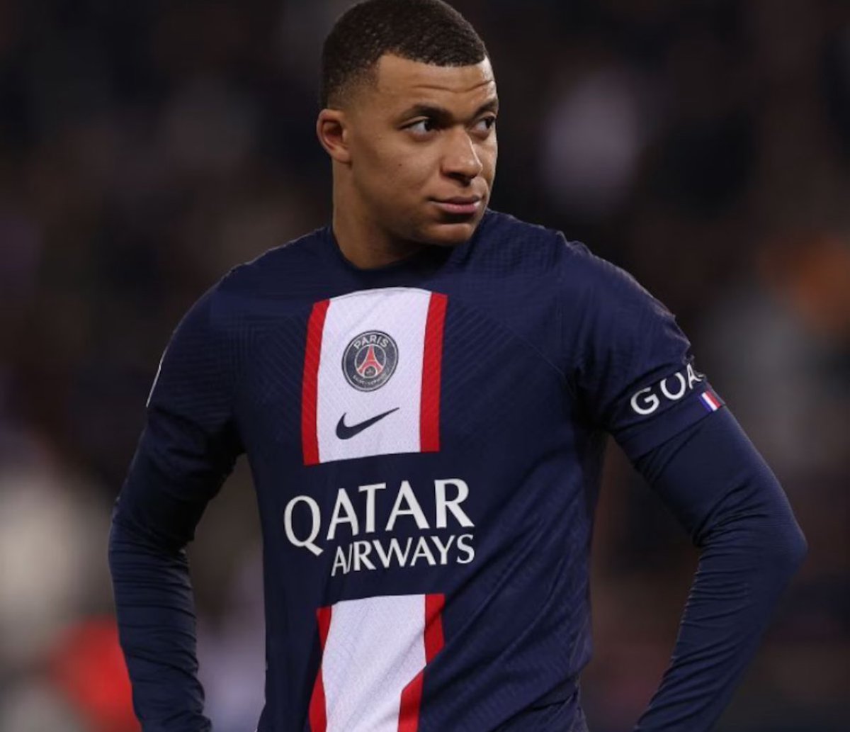 Listo no convertimos en el PSG, todo el equipo jugando para el, el no le pasa el balón a nadie, no presiona y la culpa es de <a href="/vinijr/">Vini Jr.</a>