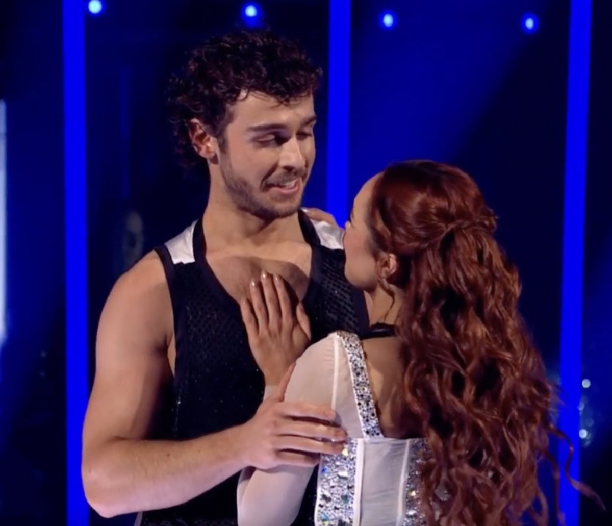 ReddoRightHandd's tweet image. I truly feel like WE have all won getting to see these two preform together week after week. So so proud of them ❤️