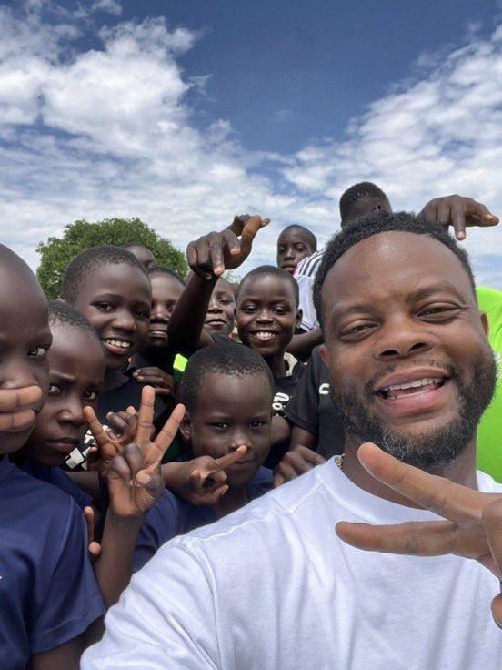 bj116's tweet image. Y’all I need your prayers:

Every year we do a BIG Christmas celebration for 34 kids at the Orphanage but this giving year is starting off a little rough. 

It’s 5 days before Xmas &amp;amp; we need 24 more kids sponsored for Christmas gifts!  

Like &amp;amp; share this to spread the word!