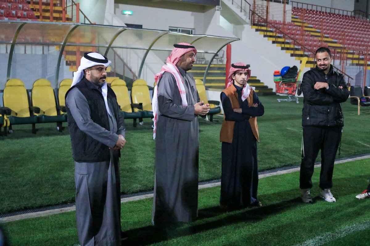 2️⃣ 
وجاء هذا الاجتماع في إطار الدعم المعنوي للفريق قبيل مباراته المرتقبة يوم غدٍ أمام نادي حطين، حيث أكد على ثقة مجلس الإدارة الكبيرة في إمكانيات اللاعبين وقدرتهم على تجاوز كافة الصعوبات الفنية والظروف الراهنة