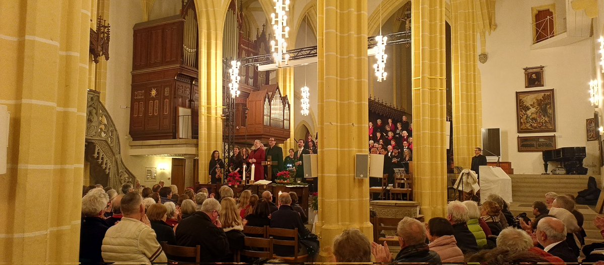 OperaSighs's tweet image. You know you're in Germany when you hear a lovely concert in a super small town with a big-ass cathedral. No big names. What's the use for them anyway with the small ones being the way they are.